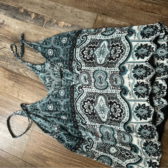 Francesca’s Tank Tops - Picture 3 of 5